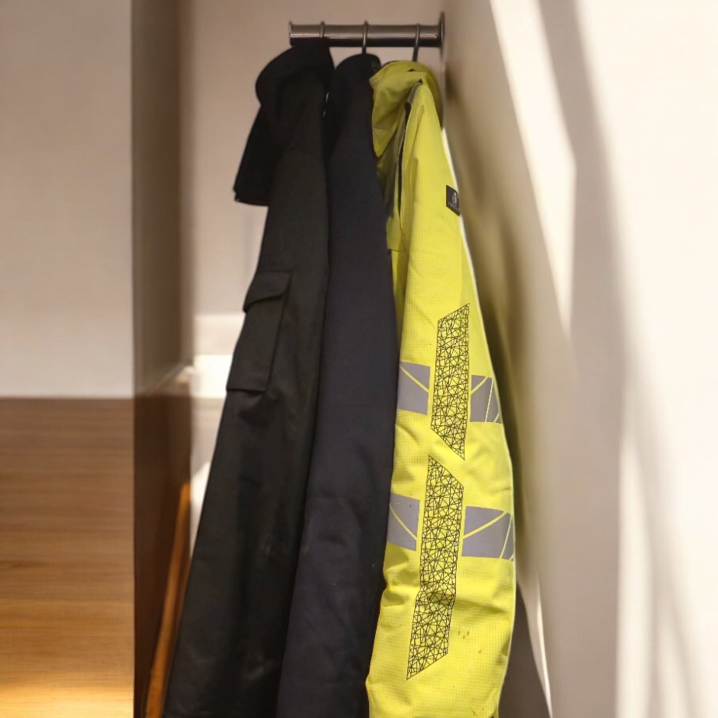 Specialproduceret knagerække – Dansk design